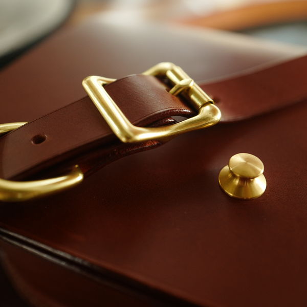Arte di mano] Saddle bag : LEICA CASES & STRAPS by handcraft