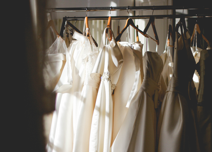 <strong>DRESS</strong>