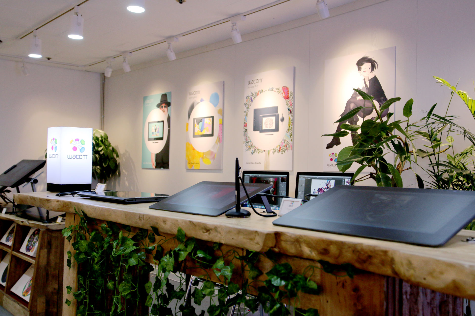 <strong>SHOP</strong>