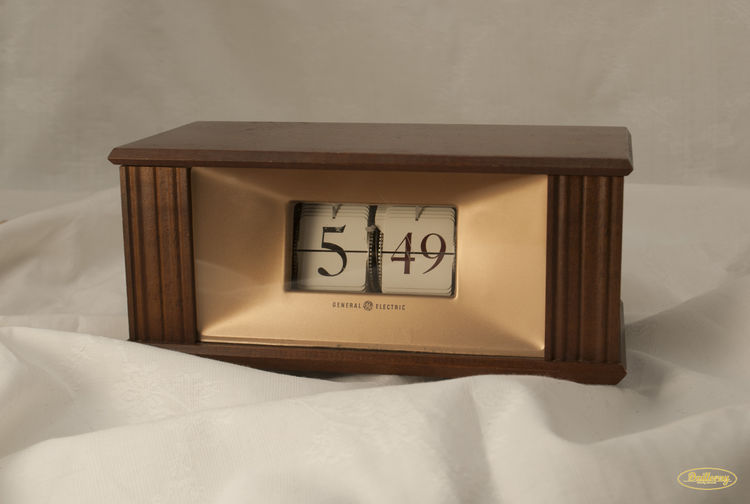 vintage wood Flip Clock 'GE 8113' : 데일로니