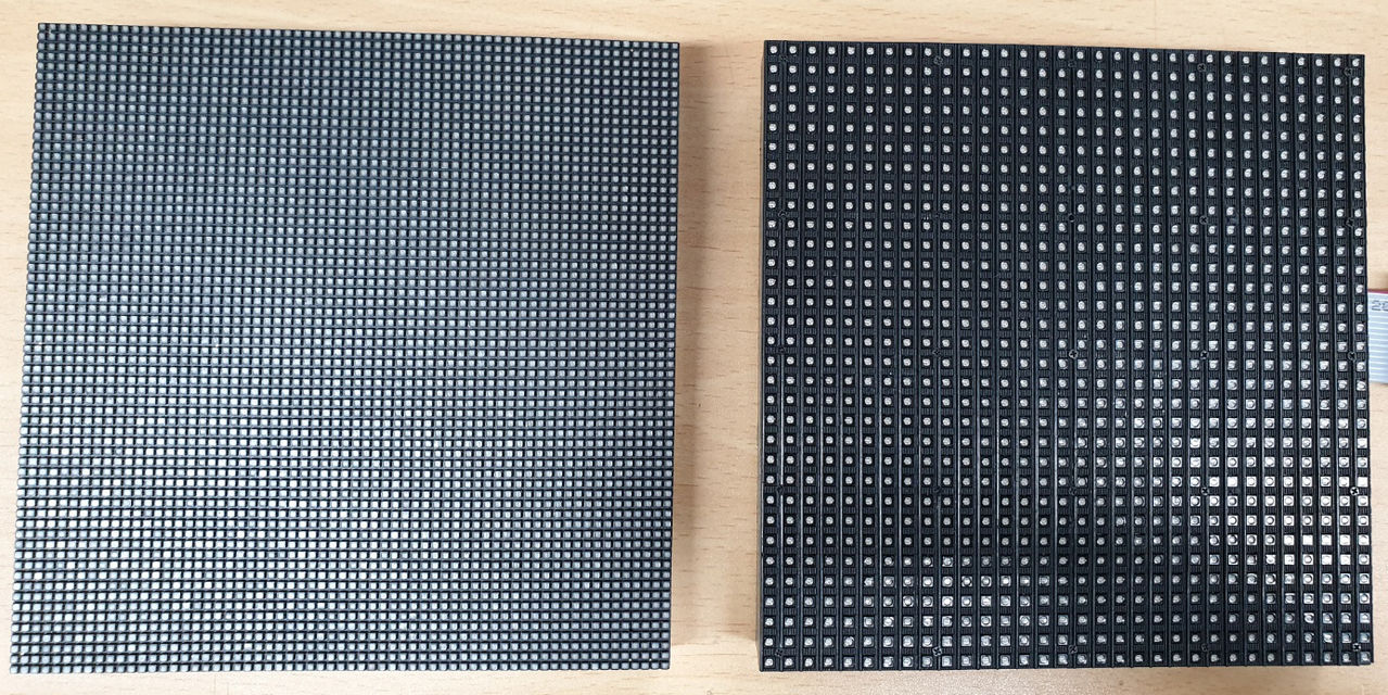 Pitch.2 와 Pitch.4 LED Module 모습