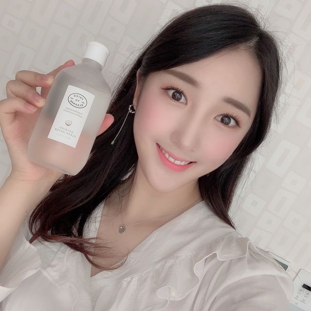 자극없이 쓰윽 지워주는<br>쥬스투클렌즈 카밍 클린 워터<br><br>#클렌저 #카밍워터
