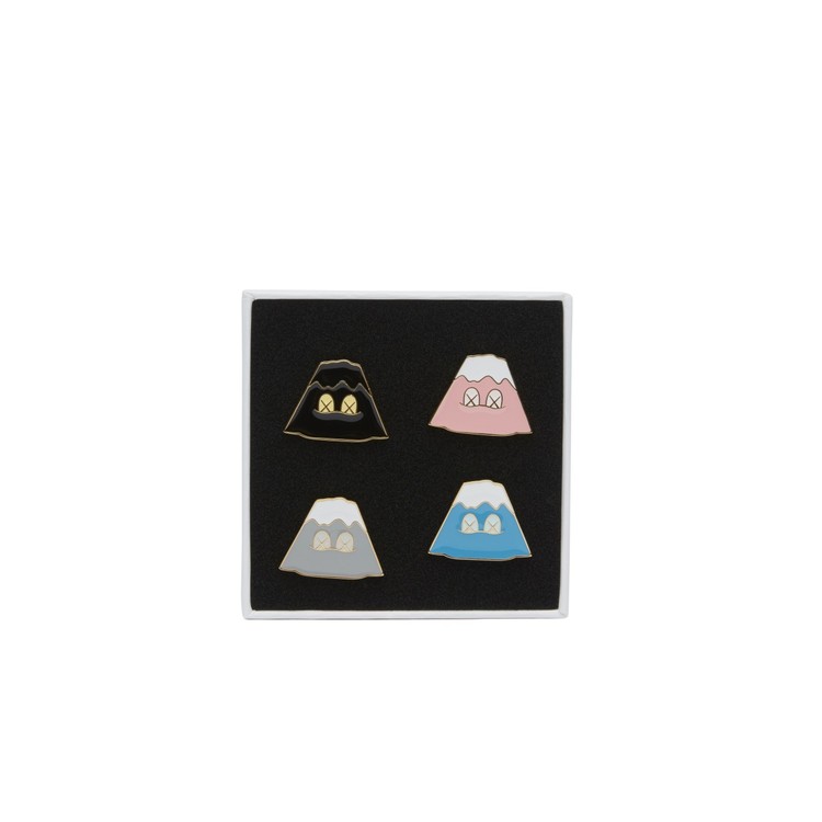 카우스 홀리데이 KAWS HOLIDAY : JAPAN Mount Fuji Pin Set (Set of 4