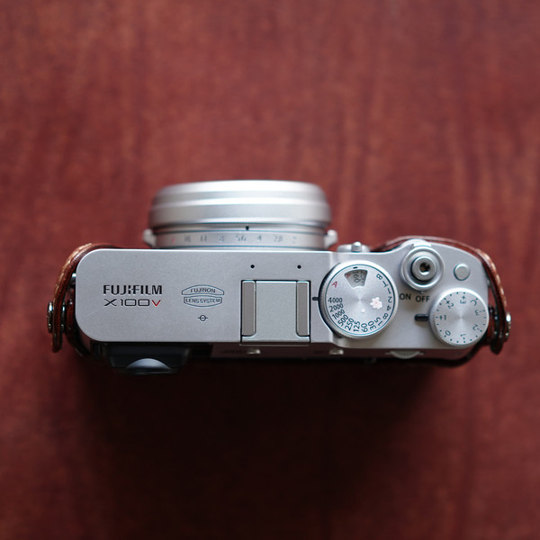 Half-case for Fujifilm X100V open-type/ snap fixed : LEICA CASES