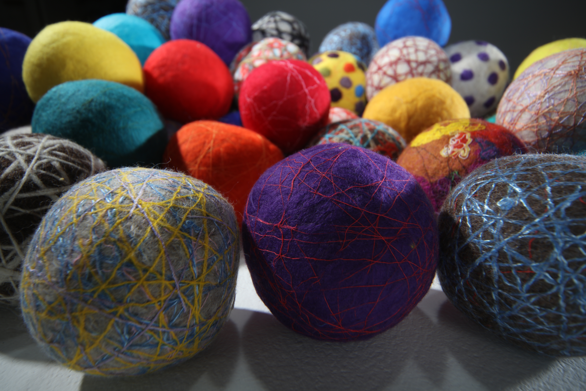 "산으로부터 오는 노래" / 120x110cm / 양모(wool),실(threads,yarn) / Hand-made Felt / 2020