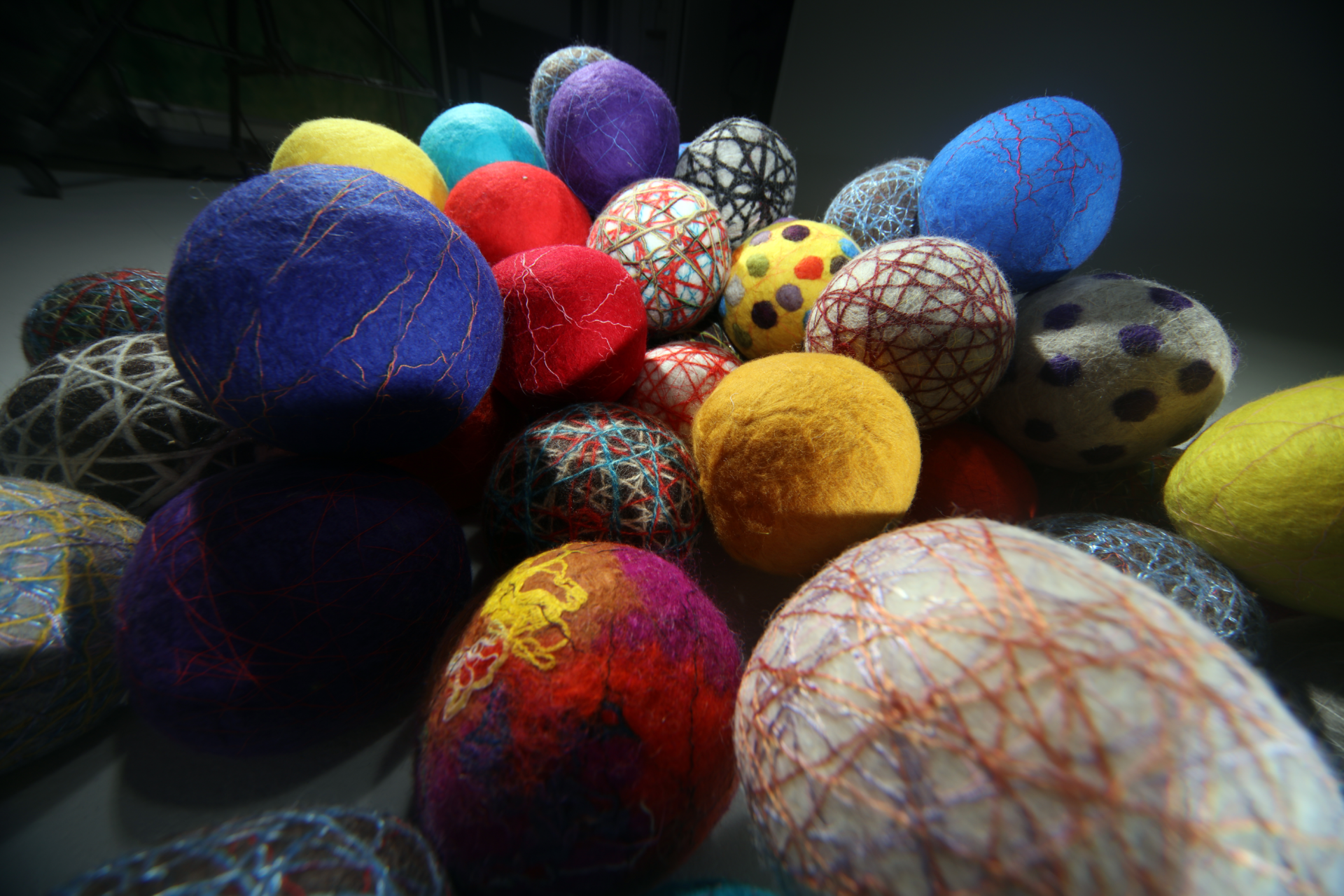 "산으로부터 오는 노래" / 산으로부터 오는 노래 / 140x100cm / 양모(wool),실(threads,yarn) / Hand-made Felt / 2020