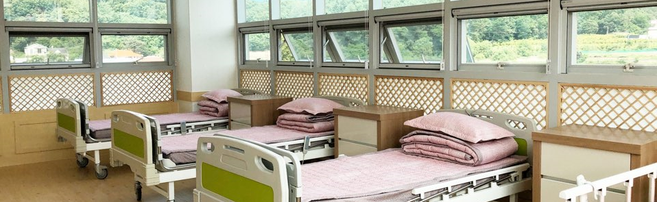 <h3 style="text-align:center;font-family:'HANBatangB';"><b>시설 안내</b></h3>