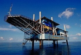 Is this an oil rig? or a very unique dive resort? : 다이버를 위한 오프개스 OFFGAS ...