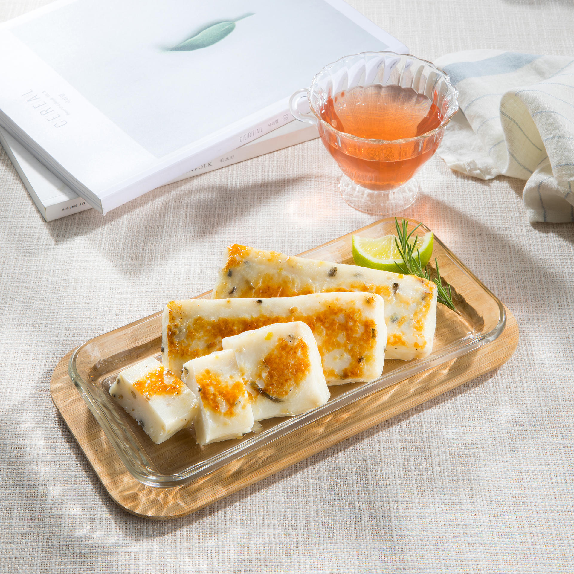 [하얀어묵] 은장어의 고단백<br>연육살을 넣어 튀기지 않고<br>쪄낸 건강한 맛