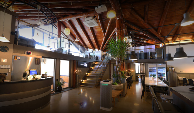 <b>- FAMOUS RESTAURANT  -</b><br>RESTAURANT PREVIEW 