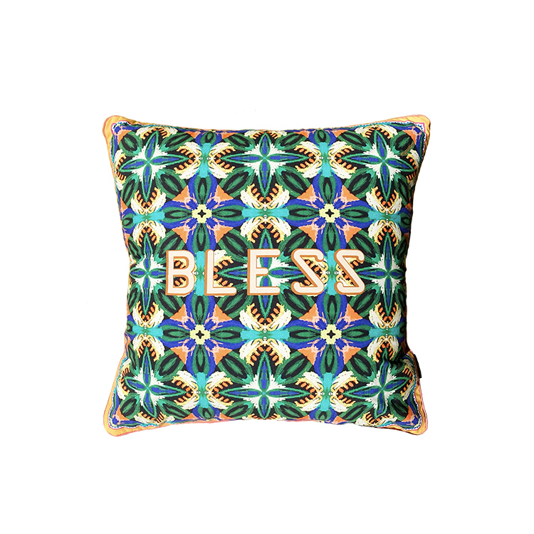 BLESS n°70  slit cushion