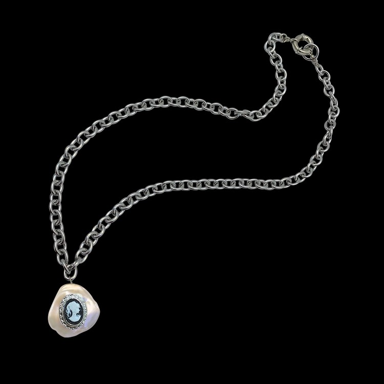 Mono stone pearl necklace_Cameo gold