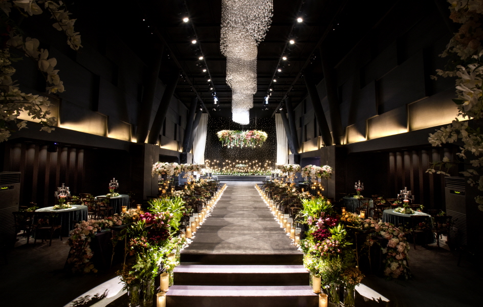 블리스홀<br><p style="font-size:18px"> Bliss Hall</p>
