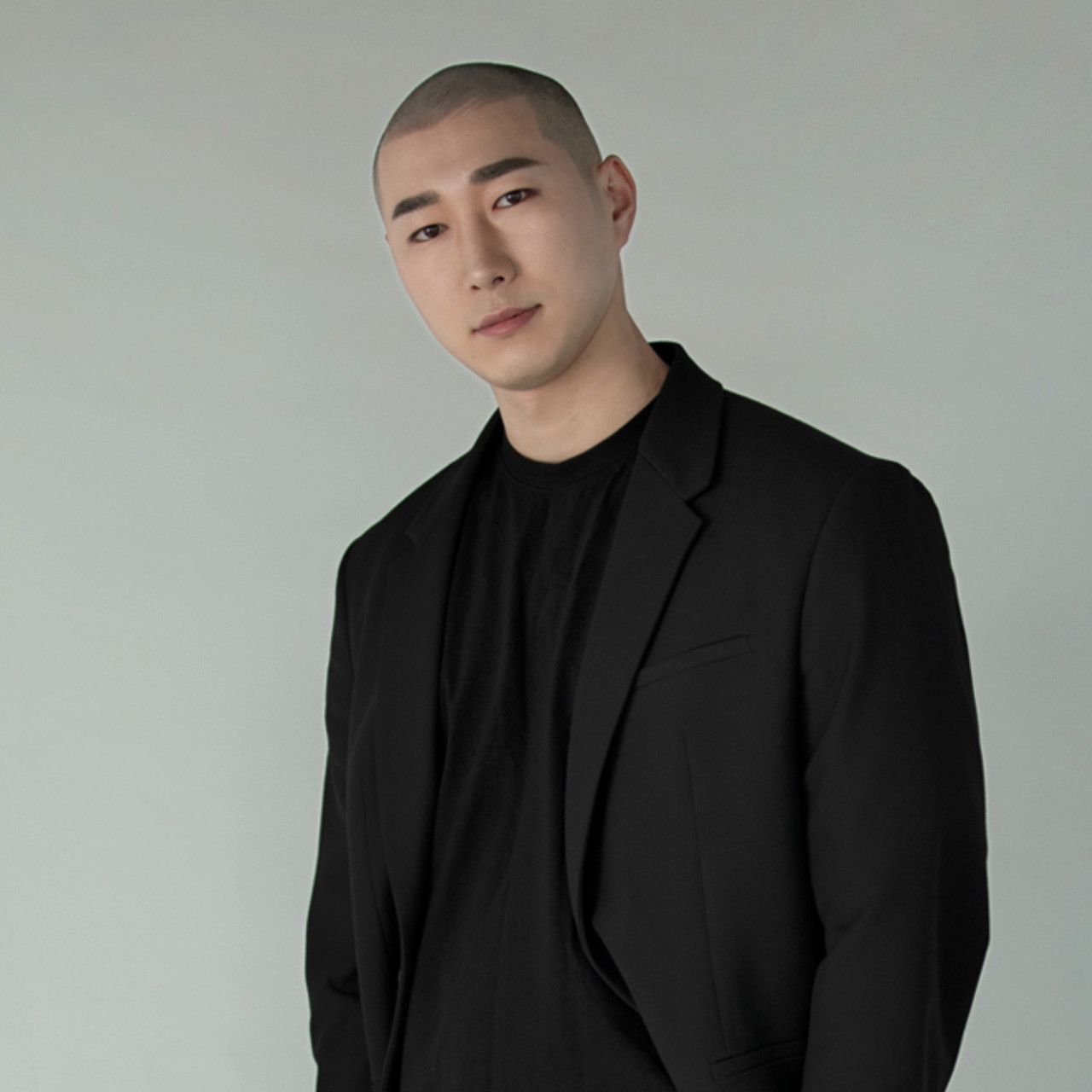 광주 직영점<br>Scalp Designer<br>Dustin원장<br><br>Graycity Bald head Design /<br>Scalp Micro Pigmentation 자격 수료