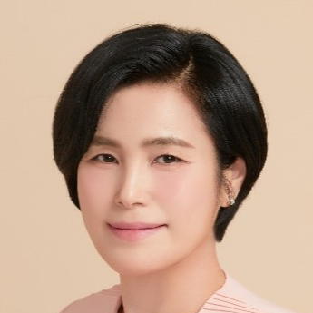 <center><b>김미화 교수</b><br><font size=3 color=yellow>차명주식, 분할합병, 가업승계</font></center>