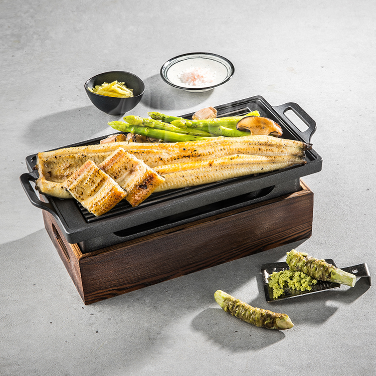 [은장어]<br>최적의 온도로 구운<br>초벌 은장어 고유의 맛