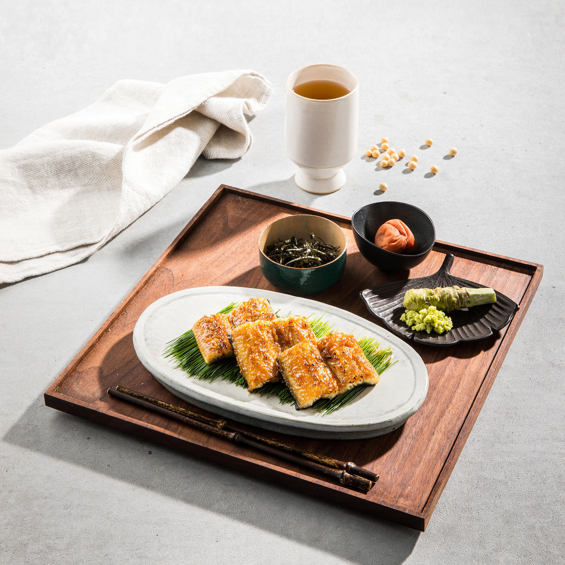 [은장어]<br>은은한 소나무향과<br>콩의 깊은 시간을 담은 맛