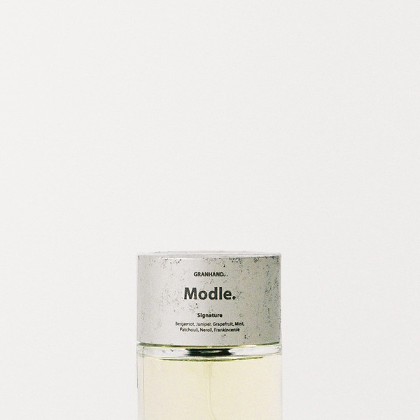 Modle Signature Perfume : GRANHAND. Official Website