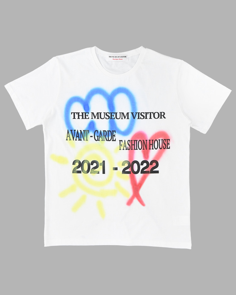MULTI SPRAYED T-SHIRTS : THE MUSEUM VISITOR