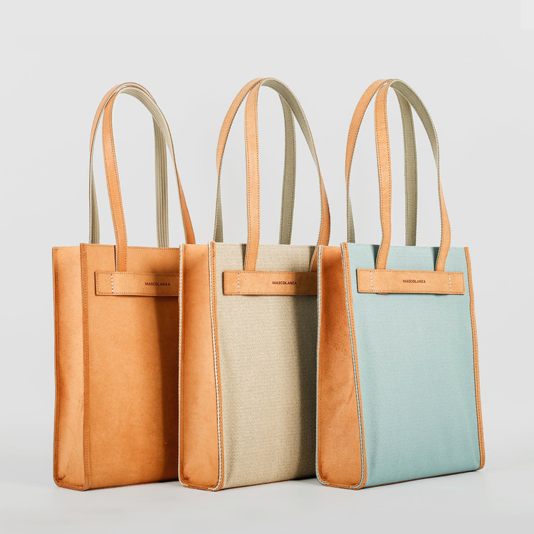 weekend shoulder bag