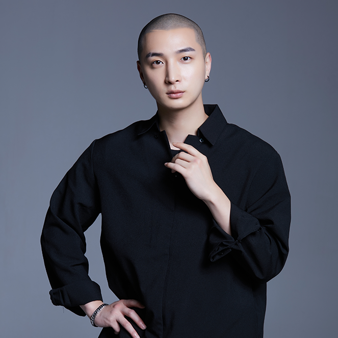 대구 직영점<br>Scalp Designer<br>Eddy 원장<br><br>그레이시티 스칼프 이태원 본점 원장(현)<br>Graycity Bald head Design /<br>Scalp Micro Pigmentation 자격 수료<br>D-black academy 전과정 수료<br>그레이시티 제너럴 매니저(현)<br>그레이시티 스칼프 SMP finisher(현)<br>그레이시티 아카데미 데모 교육 원장(현)<br>그레이시티 마스터과정 수료<br>그레이시티 본사 Starter과정 이수<br>그레이시티 본사 finisher과정 이수<br>