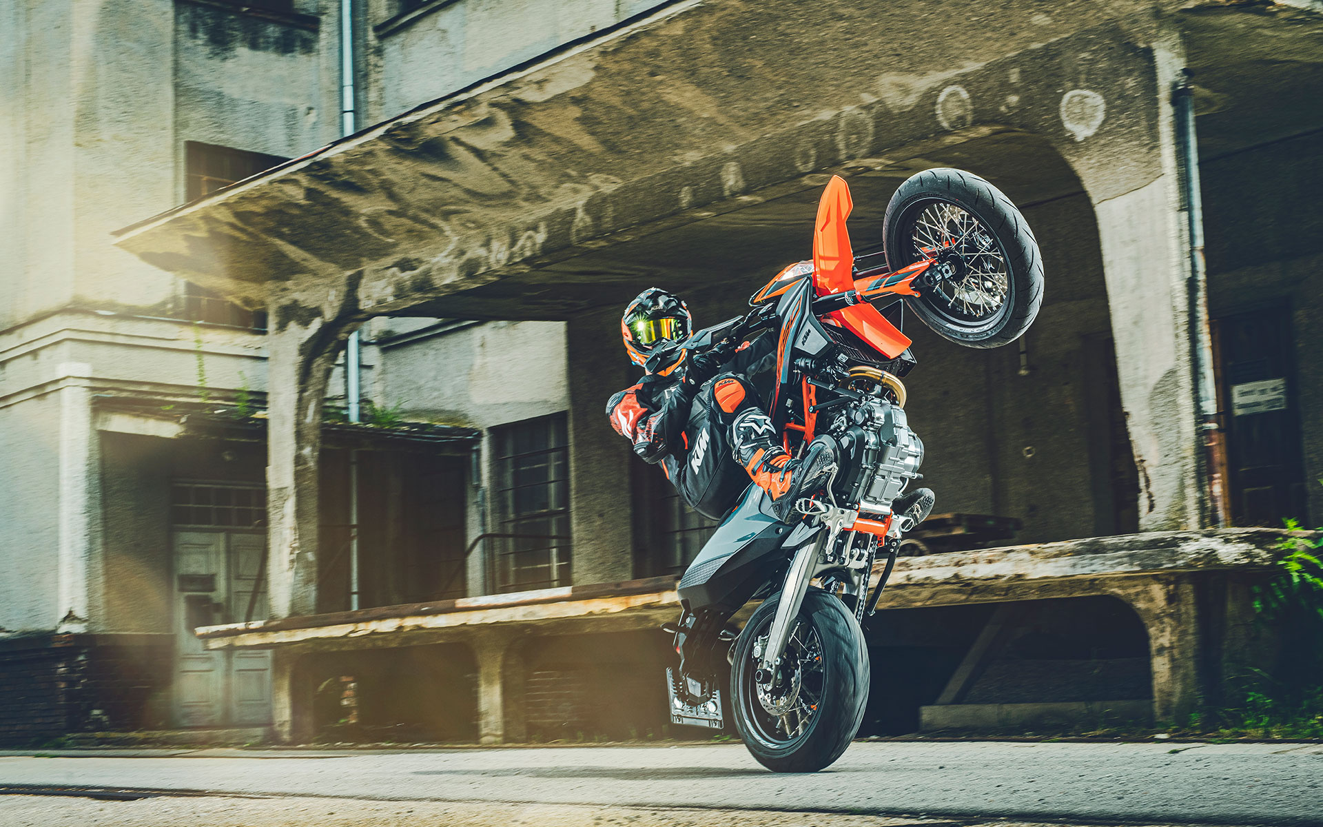 690 SMC R