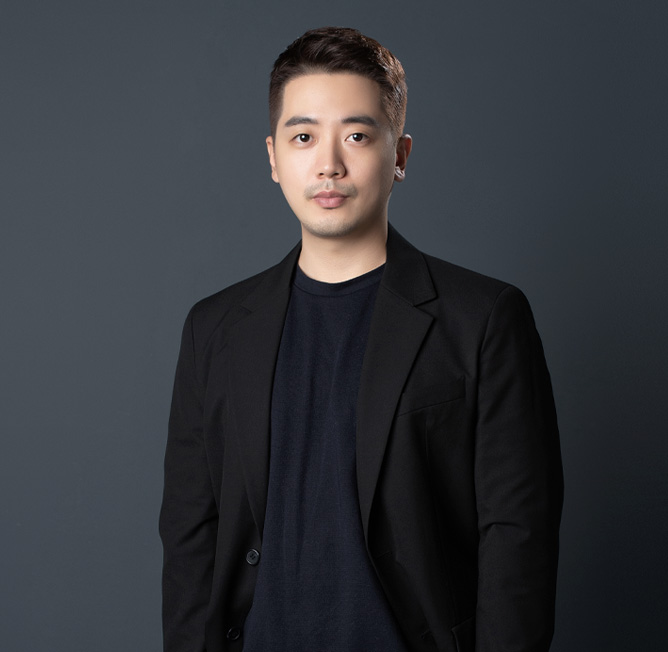 은평 협업점<br>Scalp Designer<br>MOBACK원장<br><br>ISO 17024 그랜드프라이즈 수상<br>Graycity Bald head Design/<br>calp Micro Pigmentation 자격수료<br>그레이시티 옴므커트심화과정 수료