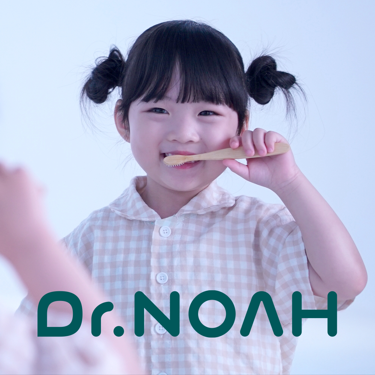 <h6 style="text-align: left;"><span style="font-size: 18px;"><strong> Dr.NOAH</strong></span></h6>