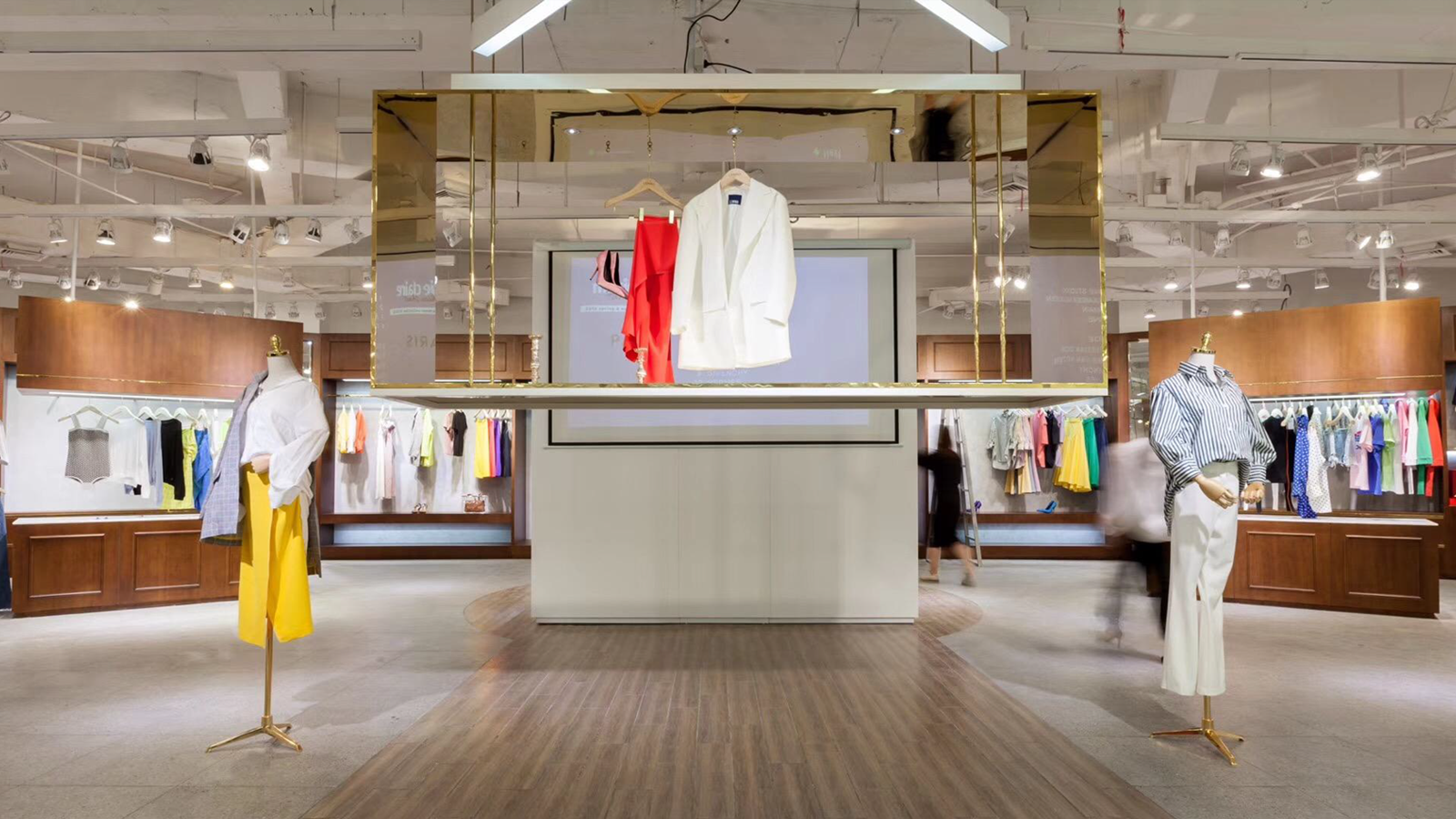 <p style="margin-left:10px;">Space Design</p><h5 style="margin-left:10px">LENINA SHOWROOM<br></h5>