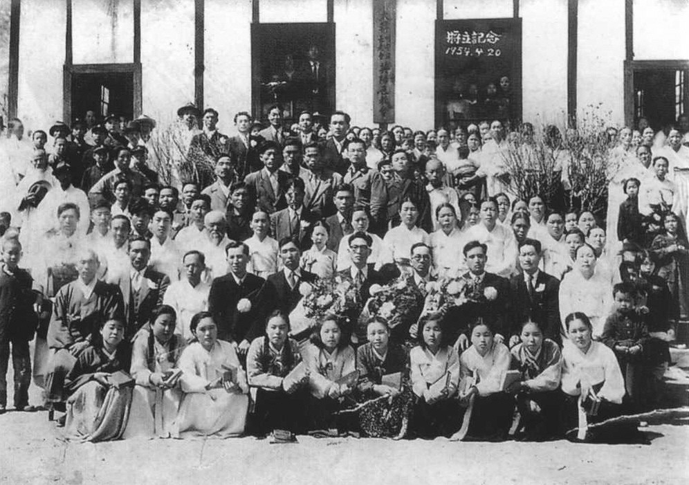 <span style="font-size: 16px;">The church in Yeongyang, where he was attending to business before he was born again. (second row, third from the right)</span>