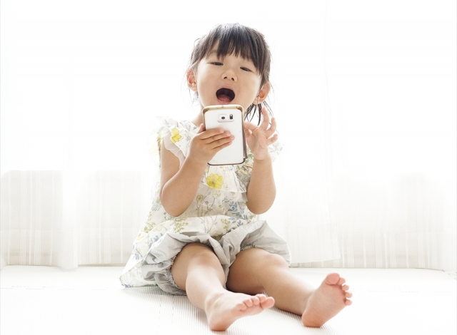 かわいそうだから で子どものスマホ長時間利用を許さないで トピックス 子供スマホ使用管理アプリ スマモリ