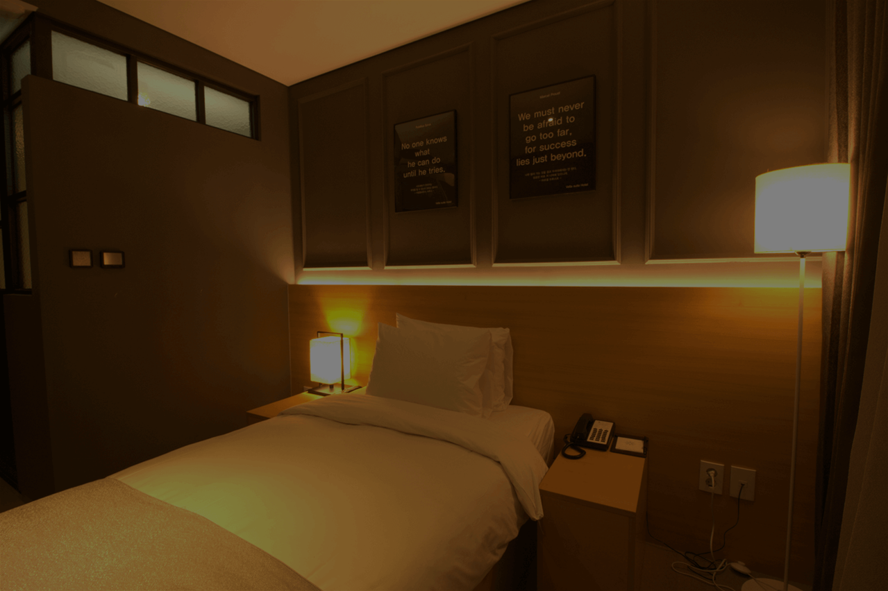 <div style="padding-left:30px"><p class="main_room_title">SINGLE ROOM</p>     <ul class="list list_main_rooms">         <li><span class="room_list">Type : Single Bed</li>         <li><span class="room_list">Composition: Bedroom1, Restroom1</li>         <li><span class="room_list">Check-in : After 2pm</li>         <li><span class="room_list">Check-out : Before 12pm</li>     </ul>     <br/><br/>     <div class="main_room_btn">     <a style=" margin-right: 2%;" class="btn0 btn01" href="single">VIEW MORE</a>     </div></div>