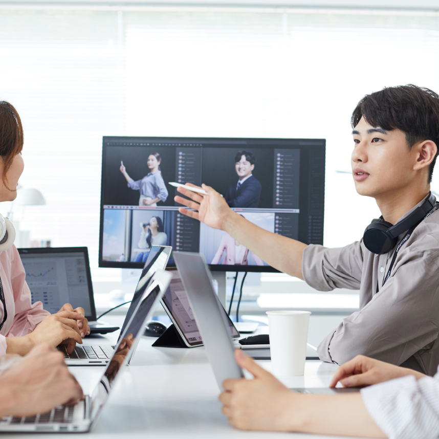 <b>아이콰</b><br/>왕홍(인플루언서) 라이브커머스 마케팅 전략