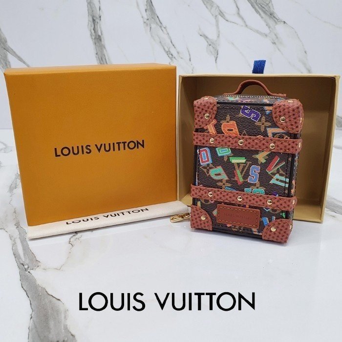 Louis Vuitton Dauphine Dragonne Key Holder (M00618)