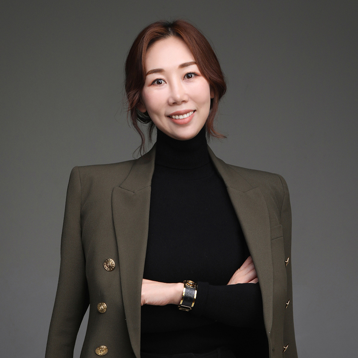 당진 /평택 협업점<br>Scalp Designer<br> NAMI 원장<br><br>현)그레이시티 당진/<br>평택 협업점 원장<br>현)화이트하우스서울<br>평택 직영점 대표원장<br>전) 코코헤어원장<br>22년 헤어디자이너 경력<br>ISO 17024 프로페셔널 수상<br>미용협회 정회원<br>미용 종합 면허보유<br>경영학교 미용 전문가 과정 수료<br>스마트 칼라링 이수<br>네일아트 자격증<br>국제 뷰티아트 콘테스트 반영구 최우수상.금상수상<br>국제 미용가 연합회 반영구 화장 강사<br>속눈썹 아티스트1급<br>왁싱트레이닝 이수<br>Graycity Bald head Design /<br>Scalp Micro Pigmentation 자격수료<br>ISO.SMP.국제자격증심사위원