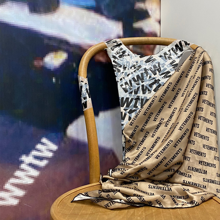 VETEMENTS デムナ期 MONOGRAM SILK SCARF Vetements Silk Monogram Scarf : wwtwseoul