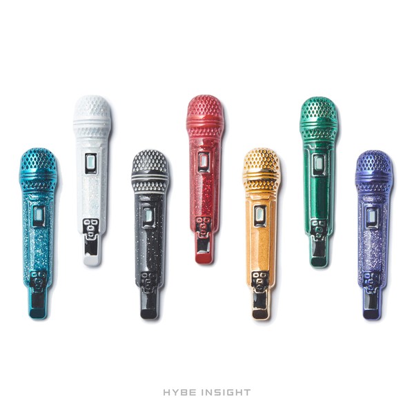 JK グクBTS hybe insight 訪問者限定 公式マイクバッジ - タレントグッズ