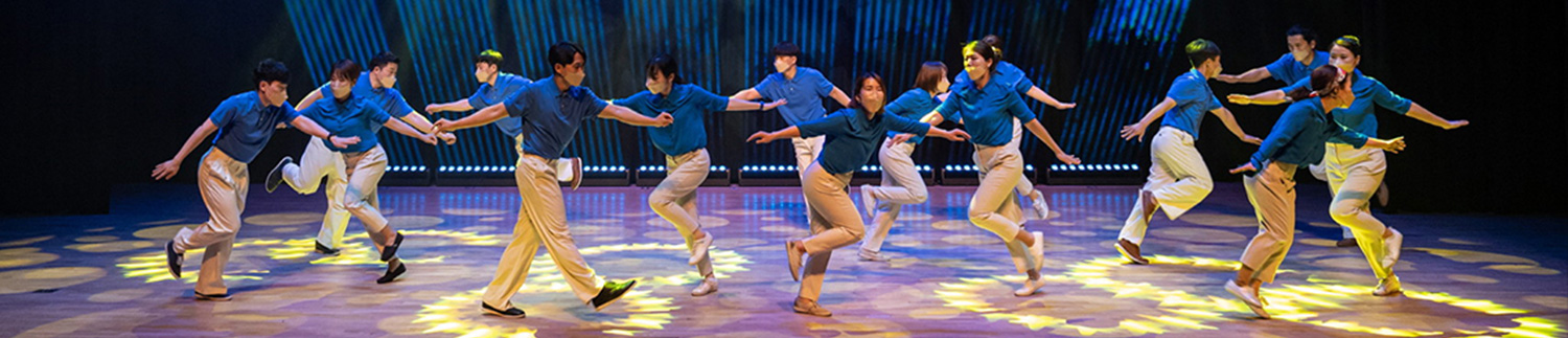 <strong><span style="letter-spacing: -1px;">무대 위 우리, 멋진 예술 작품이 되었어요!</span></strong>