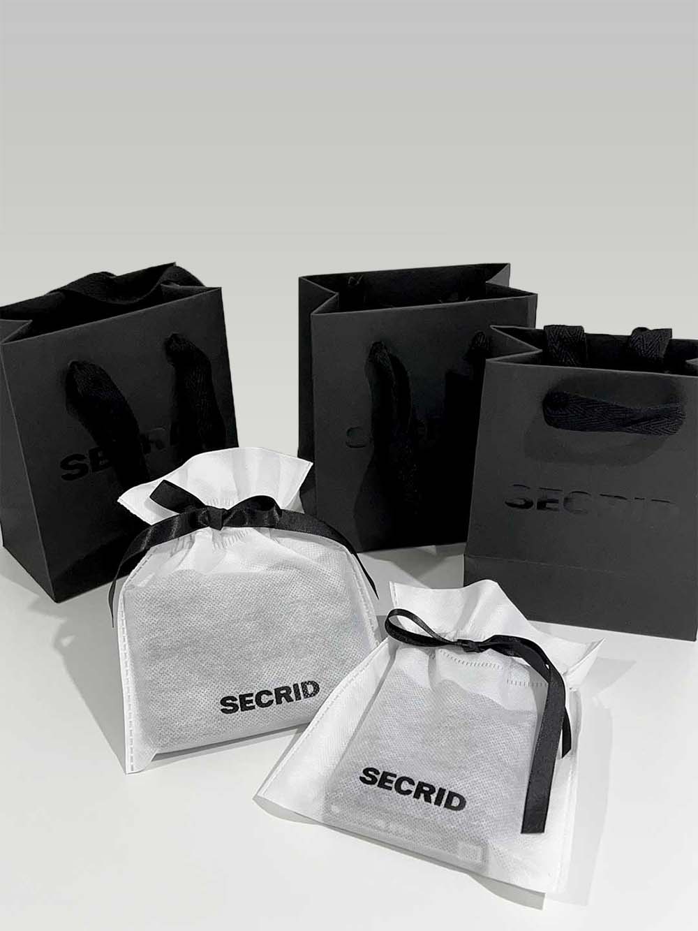 <br><p style="font-size:18px;"><b>선물포장 무료</b></p><p style="line-height:1.6;">선착순 한정 수량<br>(머니밴드 단독 구매시 제외)</p>