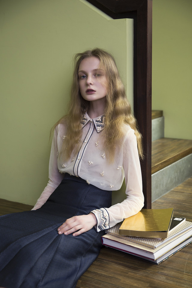 2016 AW
