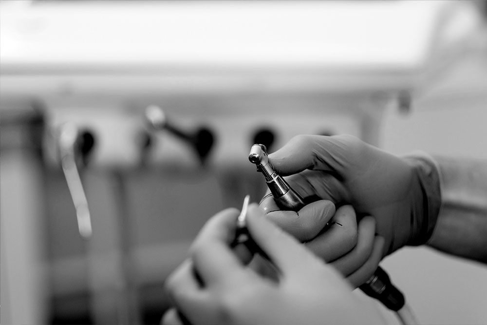 남천동-광안리치과-유엘치과-신경치료-진료준비중