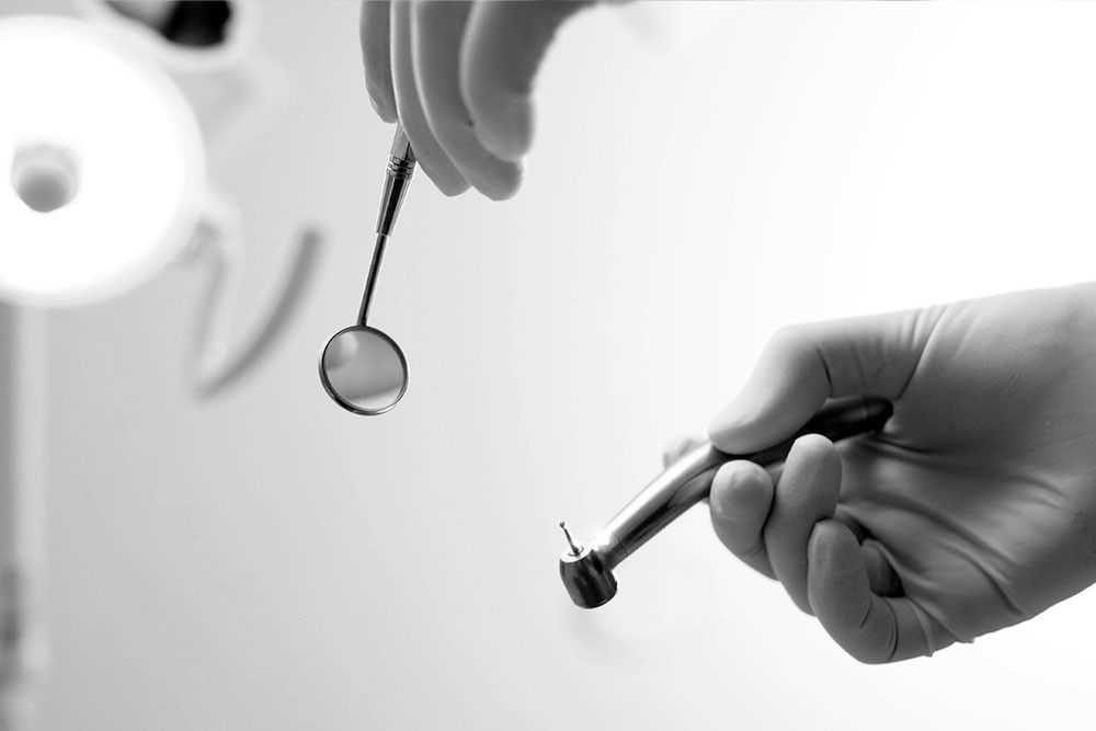 남천동-광안리치과-유엘치과-충치치료-충치검진