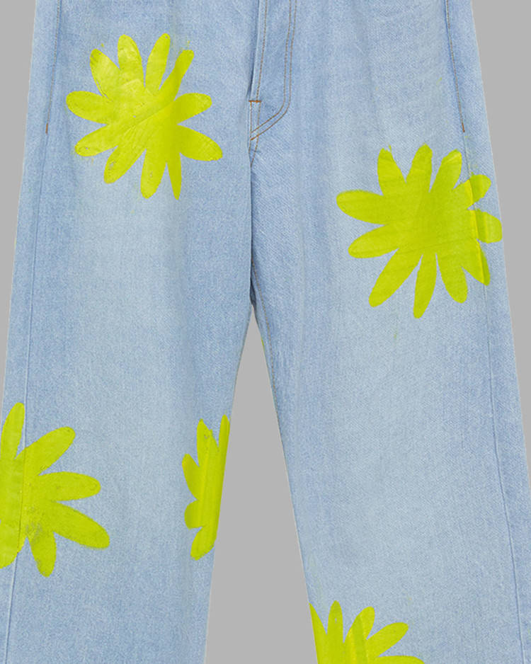 FLOWER PAINTED DENIM PANTS : THE MUSEUM VISITOR