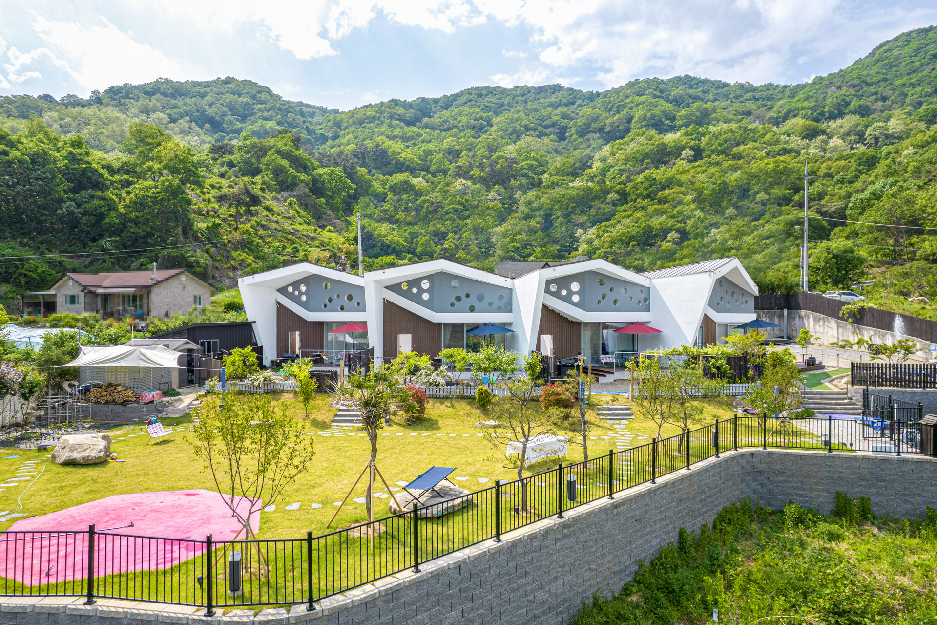Landscape<br>온전한 삶의 회복을 위한  <br>생명을 담는 집