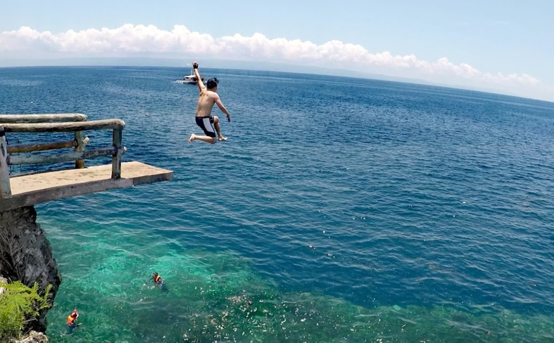 입장료 100페소(2,500원)에 즐기는 짜릿한 보홀절벽다이빙 및 모라브 코브 리조트 스노클링,어메이징 정어리뗴 체험, 보홀