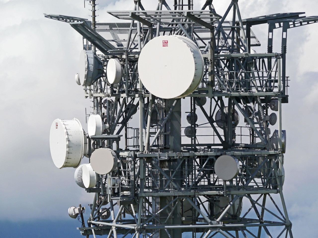 Ground station satellite communication, power plant, communication base station, communication facility
