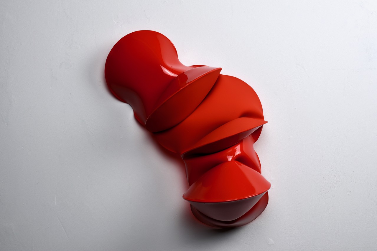 Jeremy Thomas, Semi Red, 2021, Cold rolled steel, powder coat and vinyl emulsion, 45.7 x 28.6 x 18.4 cm, JT 047