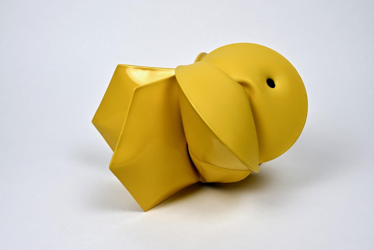 Jeremy Thomas, Anthracene Yellow, 2021, Cold rolled steel and powder coat, 22.2 x 33 x 30.5 cm, JT 060