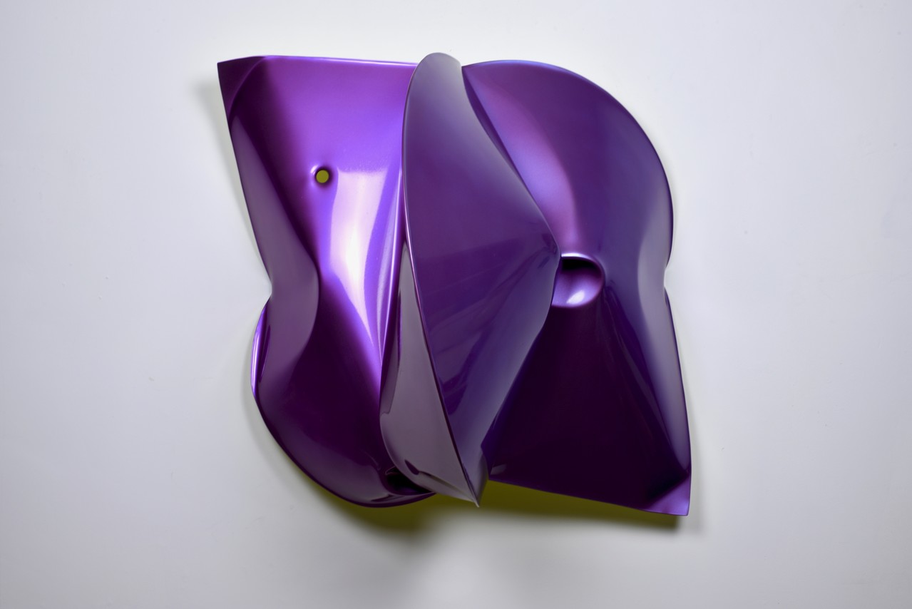 Jeremy Thomas, Head In The Clouds Violet, 2021, Cold rolled steel, powder coat and urethane, 91.4 x 91.4 x 71.1 cm, JT 054