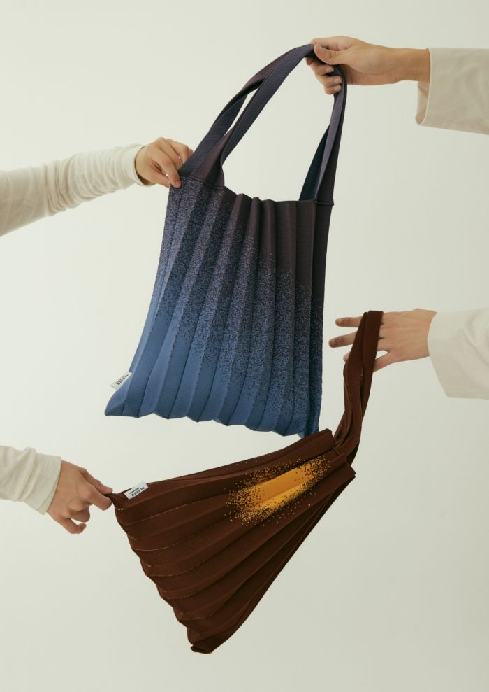 PLEATS MAMA 正規品関税込み STUDIO BAG BLOND PLEATS MAMA(プリーツママ)のレディース バッグ・カバン 人気